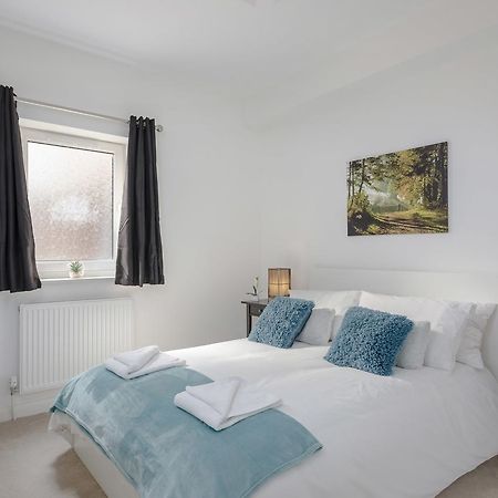 1 Bed Apt Sleeps 4 Luton  Bagian luar foto