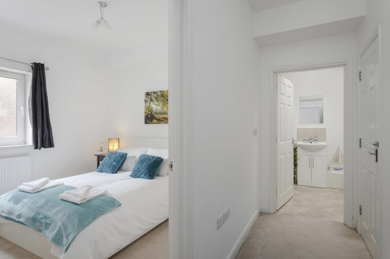 1 Bed Apt Sleeps 4 Luton  Bagian luar foto
