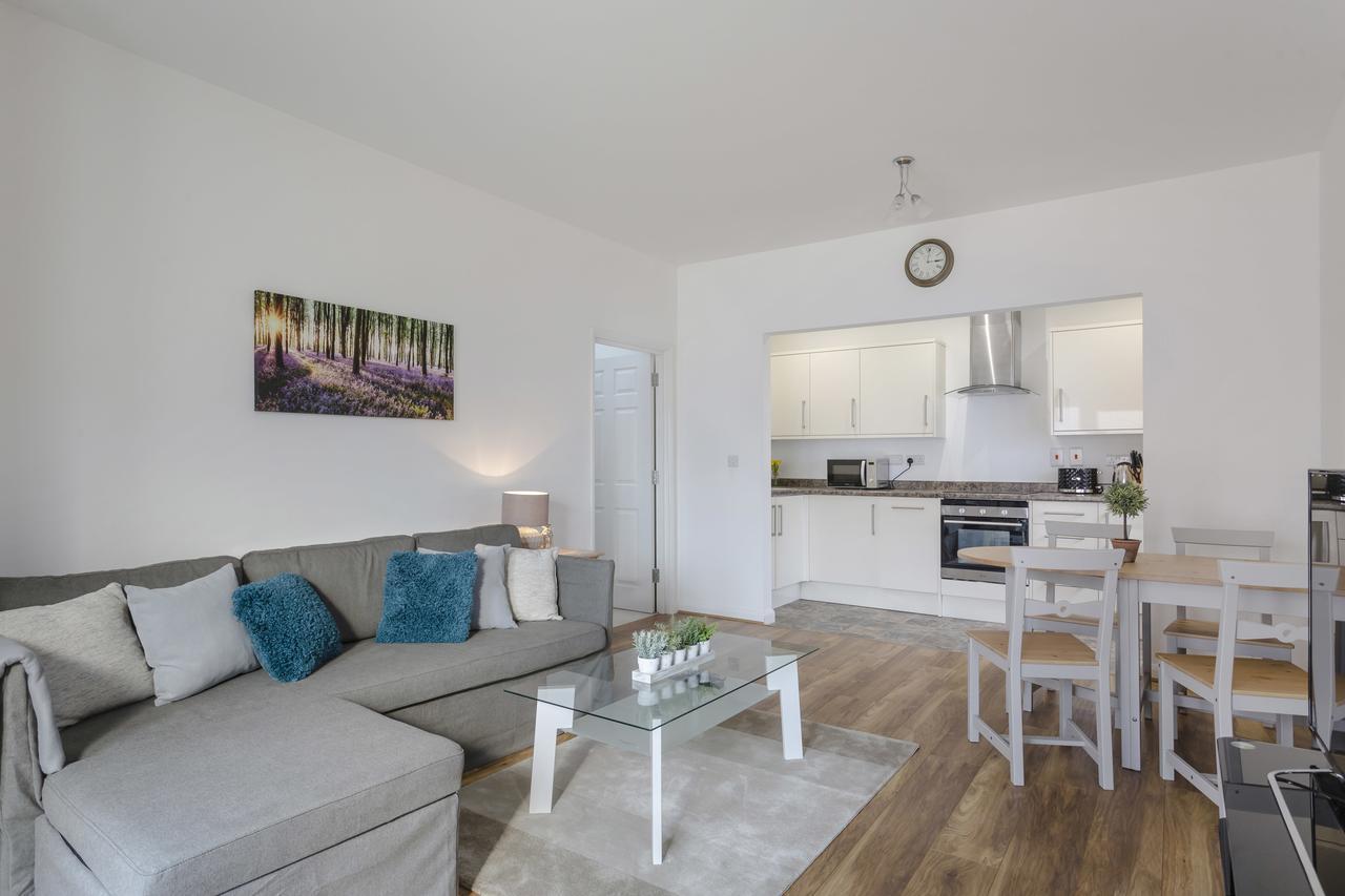 1 Bed Apt Sleeps 4 Luton  Bagian luar foto